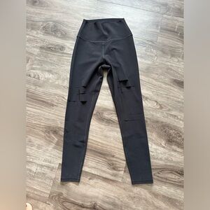 Alo Leggings — Black